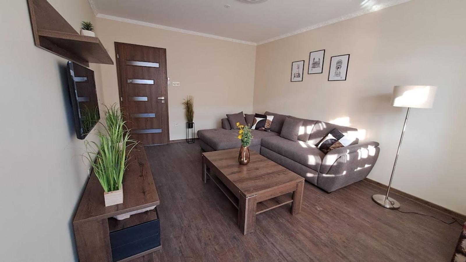 Szilfak City Apartman Hajdúszoboszló المظهر الخارجي الصورة